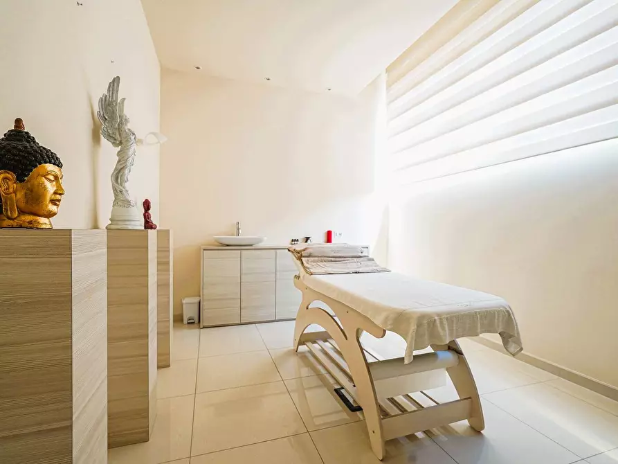 Immagine 32 di Negozio in vendita  in VIA  VERDI 15 a Almenno San Bartolomeo