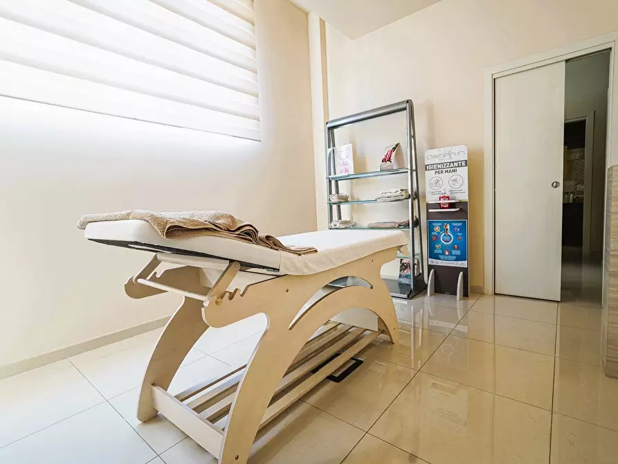 Immagine 36 di Negozio in vendita  in VIA  VERDI 15 a Almenno San Bartolomeo