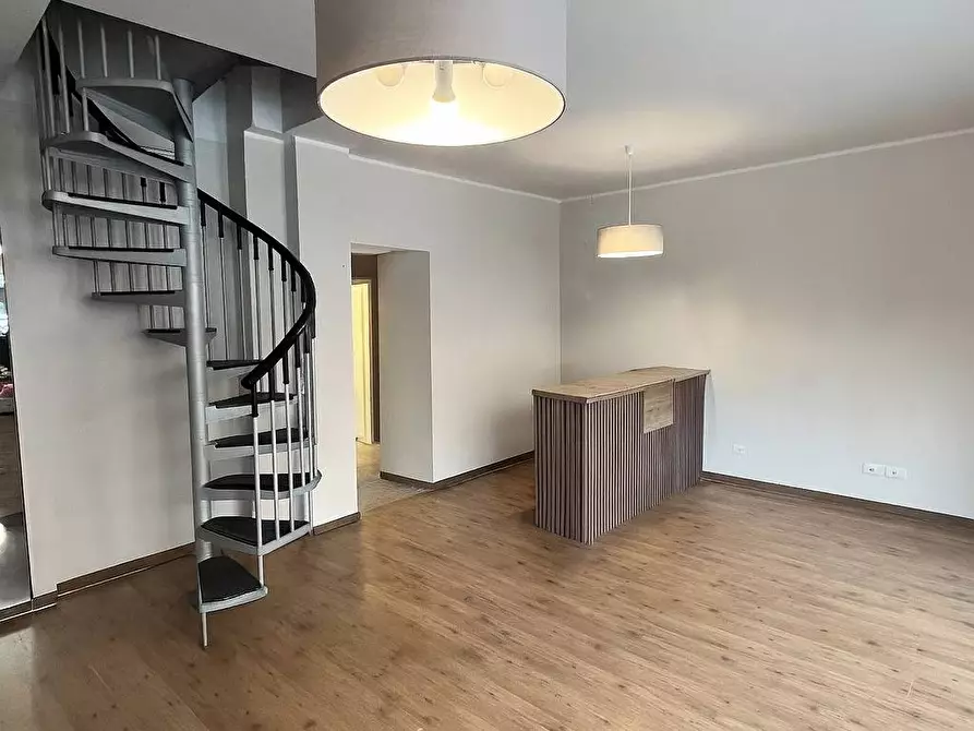 Immagine 4 di Negozio in vendita  in PIAZZA CASTELLO 14 a Castel Rozzone