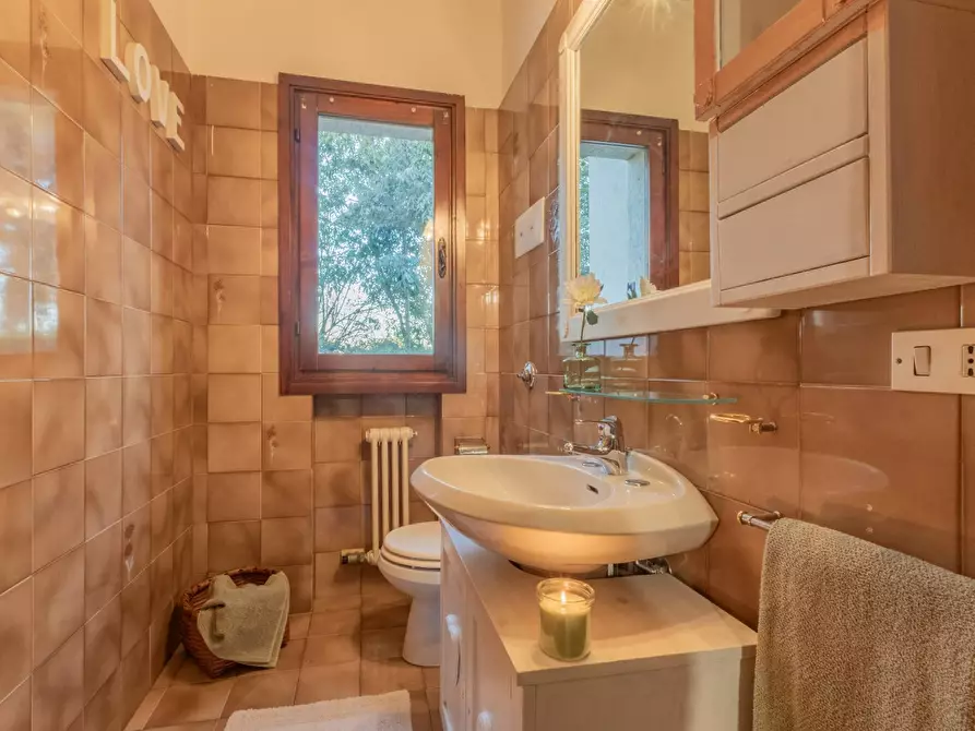 Immagine 15 di Villa in vendita  in via Zavaritt 200 a Gorle