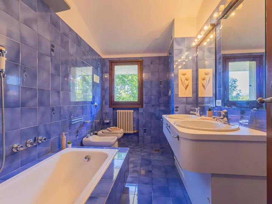 Immagine 18 di Villa in vendita  in via Zavaritt 200 a Gorle