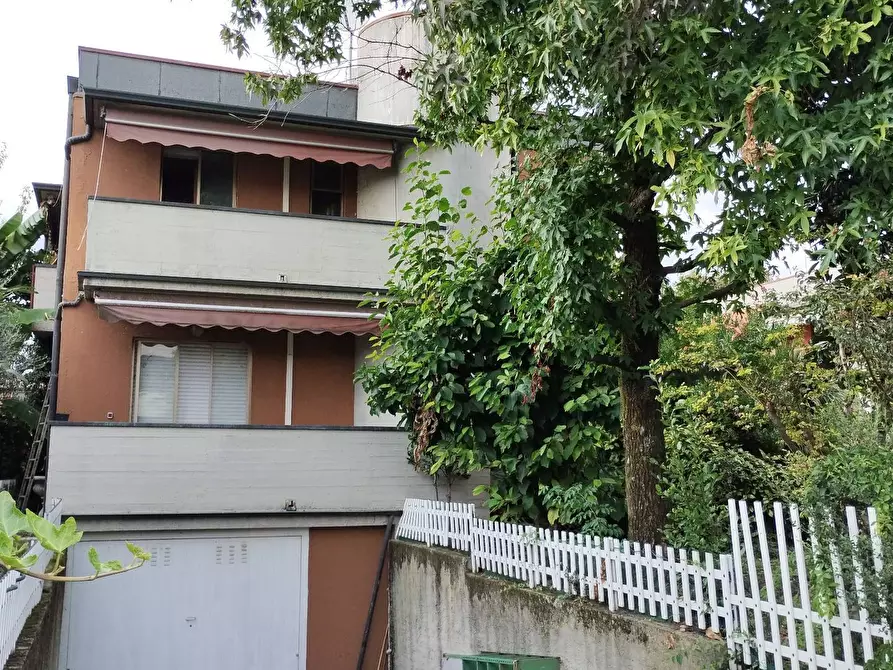 Immagine 1 di Villa in vendita  in VIA VERDELLINO 40 a Osio Sotto