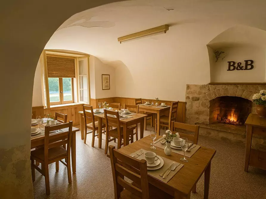 Immagine 3 di Albergo/B&B/Residence in vendita  in VIA MIRALAGO 5 a Algua