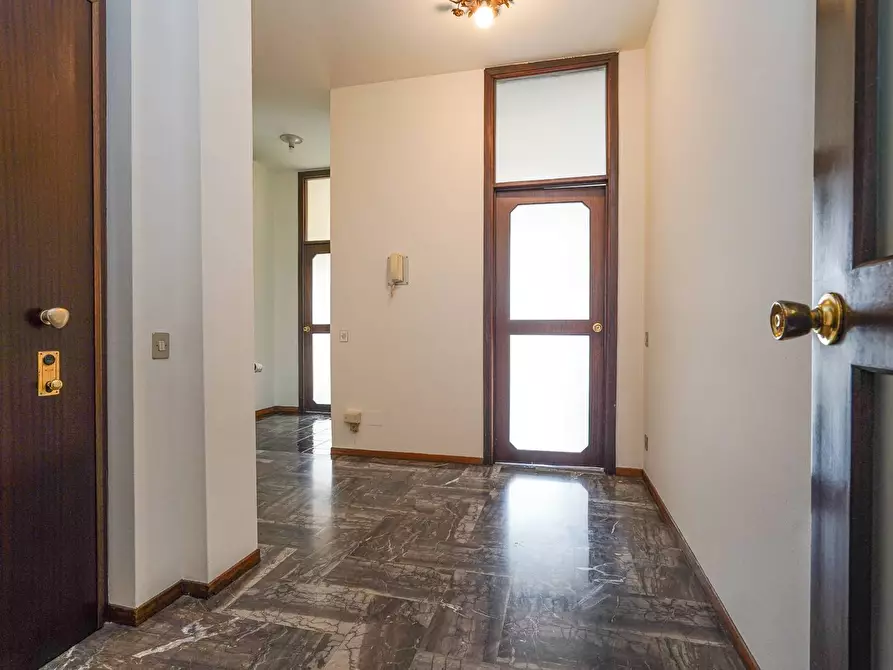 Immagine 11 di Appartamento in vendita  in VIA SANT'ALESSANDRO 72 a Bergamo