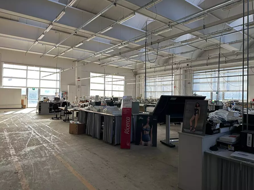 Immagine 14 di Capannone industriale in vendita  in VIA DON PEDRINELLI 65 a Almenno San Bartolomeo