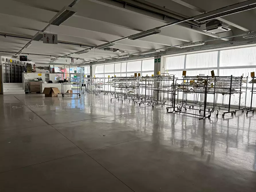 Immagine 48 di Capannone industriale in affitto  in VIA DON PEDRINELLI 65 a Almenno San Bartolomeo