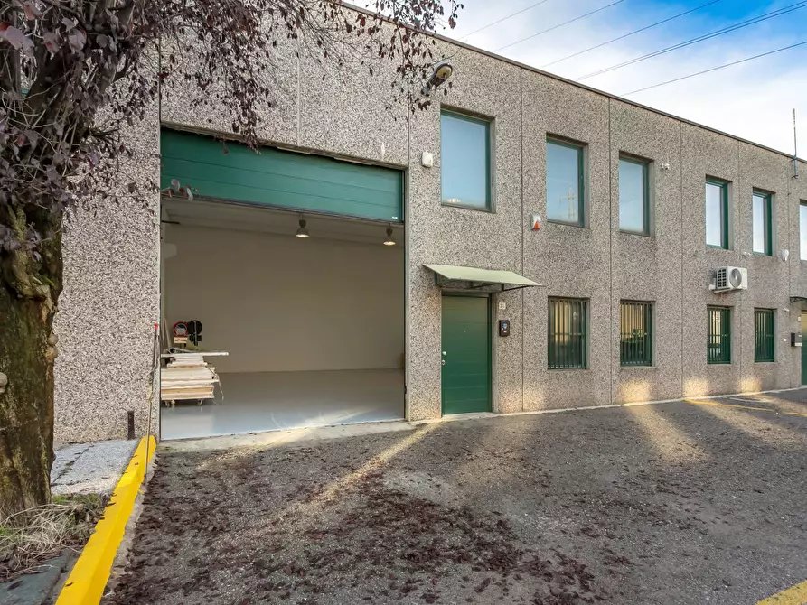 Immagine 3 di Capannone industriale in vendita  in Via Quinto Alpini 5 a Bagnatica