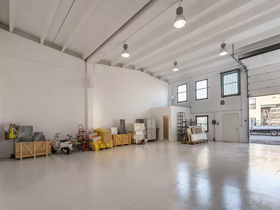 Immagine 10 di Capannone industriale in vendita  in Via Quinto Alpini 5 a Bagnatica