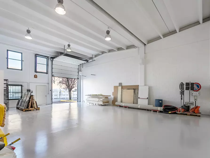 Immagine 11 di Capannone industriale in vendita  in Via Quinto Alpini 5 a Bagnatica