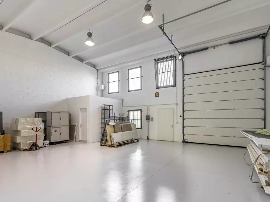 Immagine 15 di Capannone industriale in vendita  in Via Quinto Alpini 5 a Bagnatica