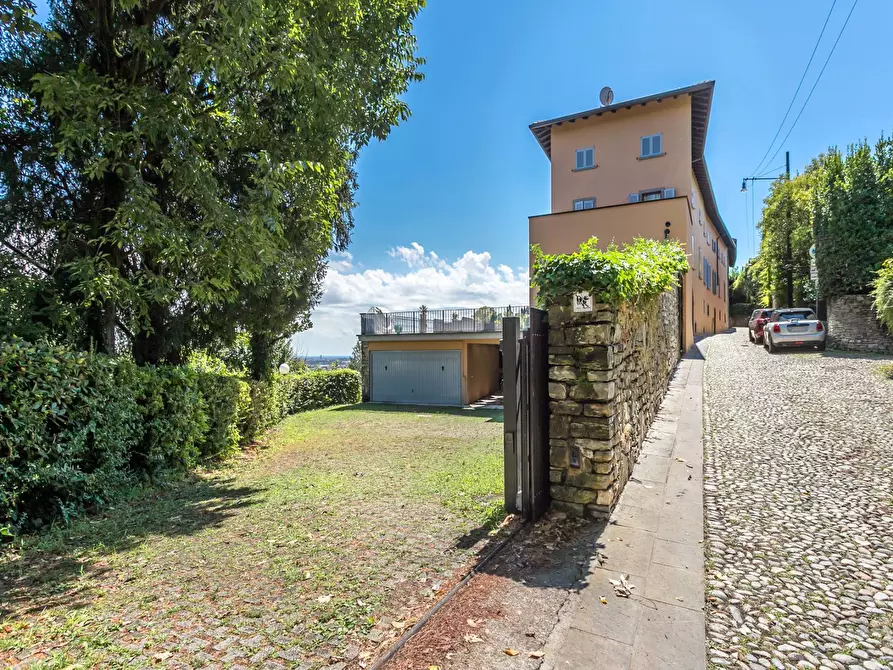 Immagine 35 di Appartamento in vendita  in Via San Matteo Alla Benaglia 24 a Bergamo