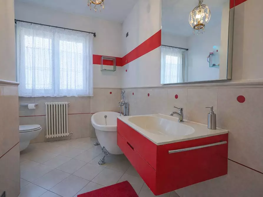 Immagine 10 di Villa in vendita  in via garibaldi 12 a Almenno San Bartolomeo