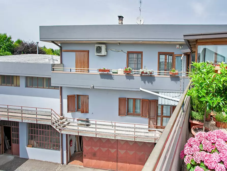 Immagine 15 di Locale commerciale in vendita  in Strada Statale 525 2 a Arcene