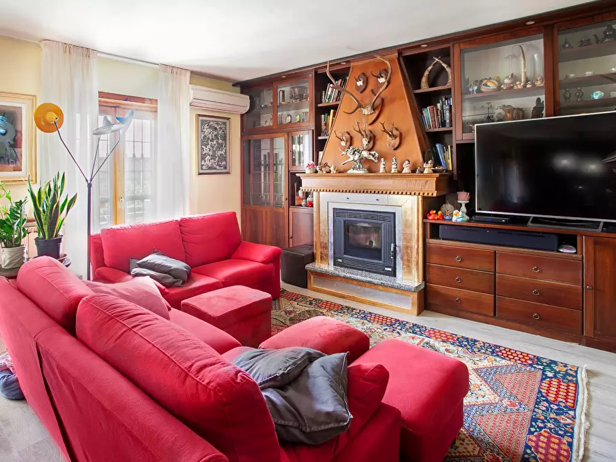 Immagine 17 di Locale commerciale in vendita  in Strada Statale 525 2 a Arcene