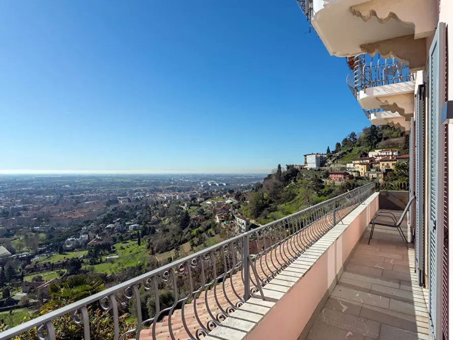 Immagine 9 di Appartamento in vendita  a Bergamo