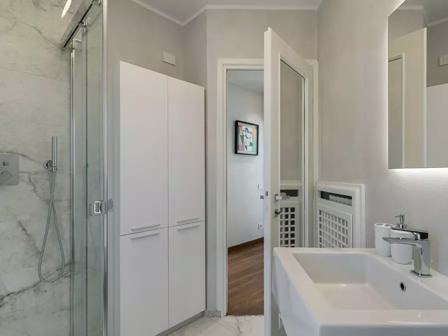 Immagine 11 di Appartamento in vendita  a Bergamo