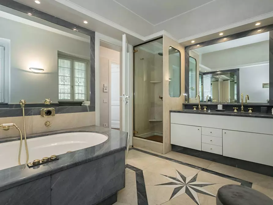 Immagine 19 di Appartamento in vendita  a Bergamo