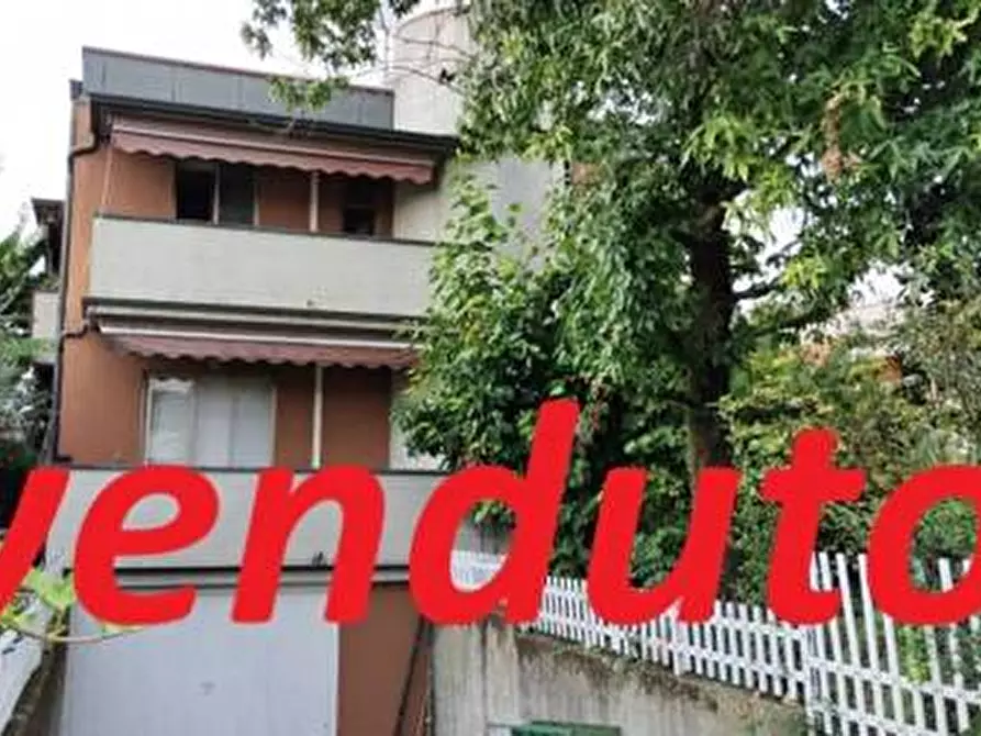 Immagine 1 di Villa in vendita  in VIA VERDELLINO 40 a Osio Sotto