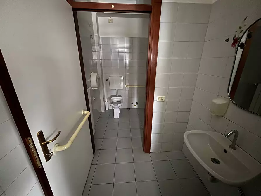 Immagine 10 di Bar / Ristorante in affitto  a Lallio