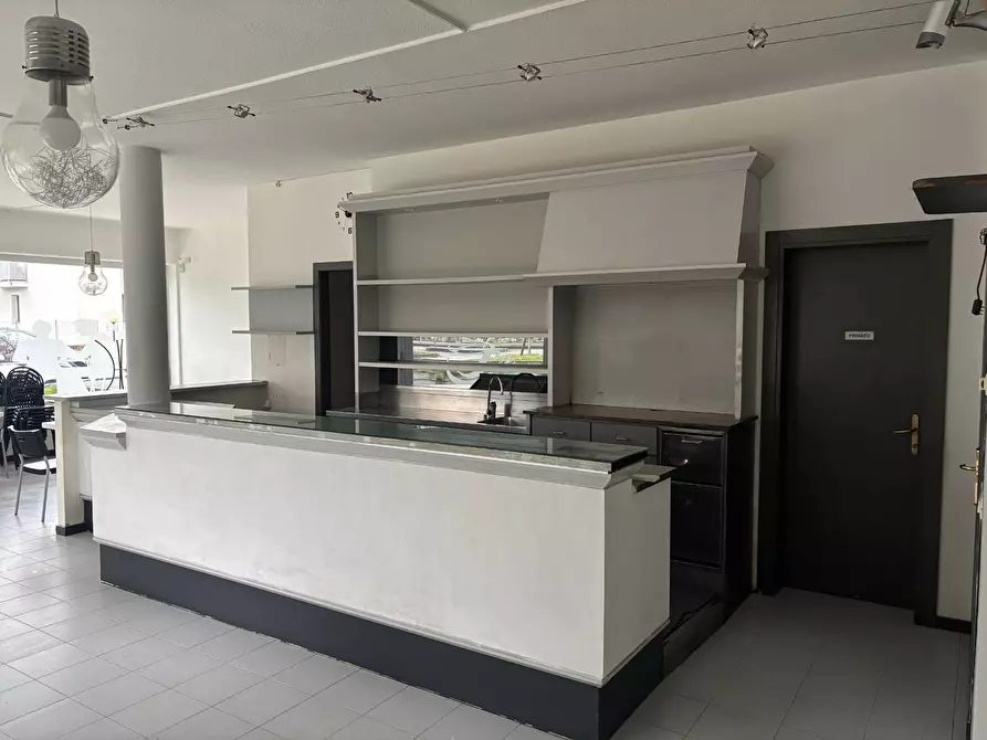 Immagine 2 di Bar / Ristorante in affitto  a Lallio