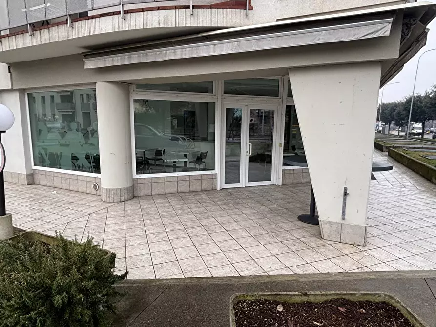 Immagine 4 di Bar / Ristorante in affitto  a Lallio