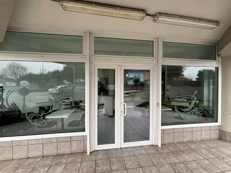 Immagine 6 di Bar / Ristorante in affitto  a Lallio