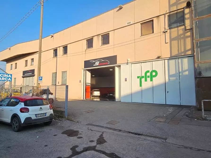 Immagine 1 di Capannone industriale in vendita  a Curno