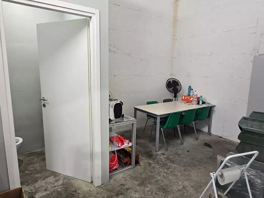Immagine 12 di Capannone industriale in vendita  a Curno