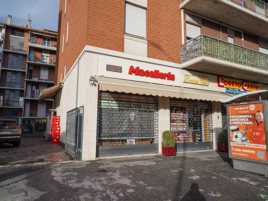 Immagine 39 di Negozio in vendita  in via Broseta 116 a Bergamo