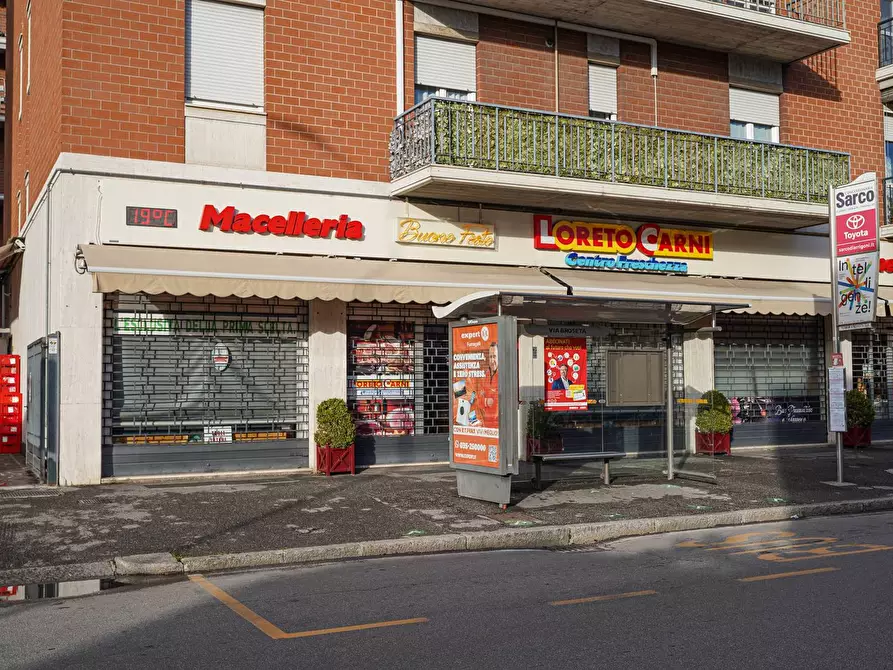 Immagine 1 di Negozio in vendita  in via Broseta 116 a Bergamo