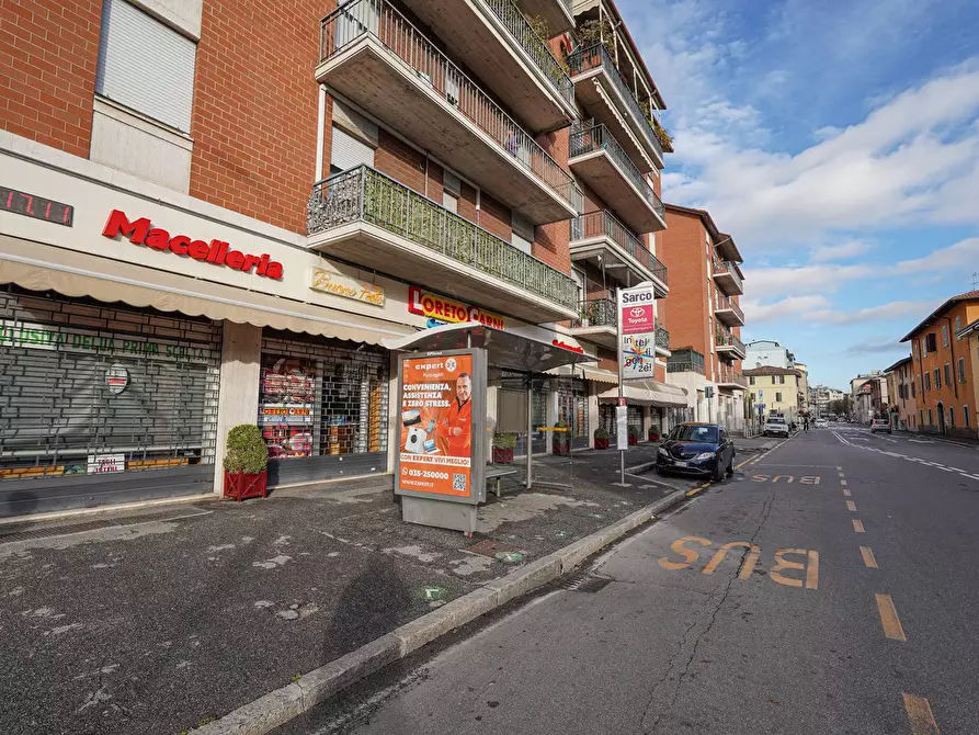 Immagine 42 di Negozio in vendita  in via Broseta 116 a Bergamo