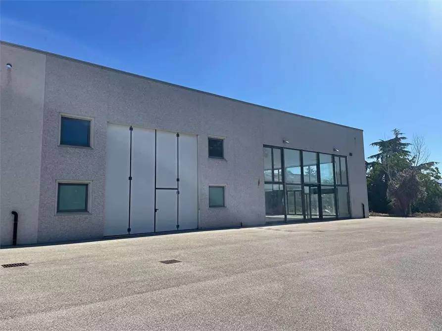 Immagine 1 di Capannone industriale in vendita  a Curno