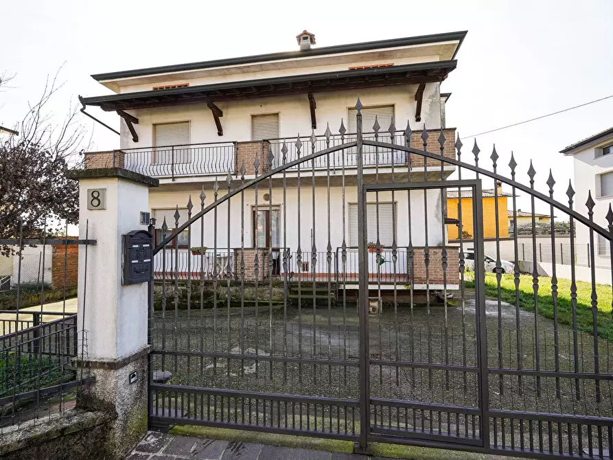 Immagine 4 di Casa indipendente in vendita  in DANTE ALIGHIERI 8 a Lurano