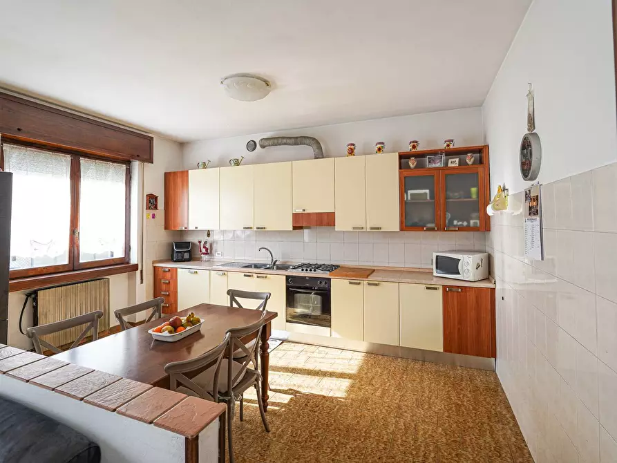 Immagine 10 di Casa indipendente in vendita  in DANTE ALIGHIERI 8 a Lurano