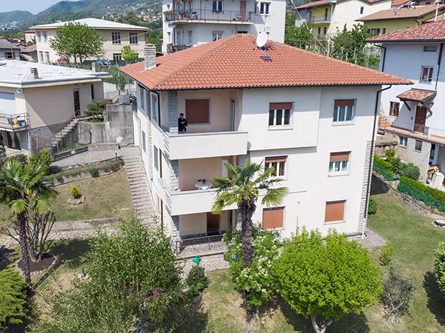 Immagine 4 di Casa semindipendente in vendita  in Via Castello Rescanzi 17 a Almenno San Bartolomeo