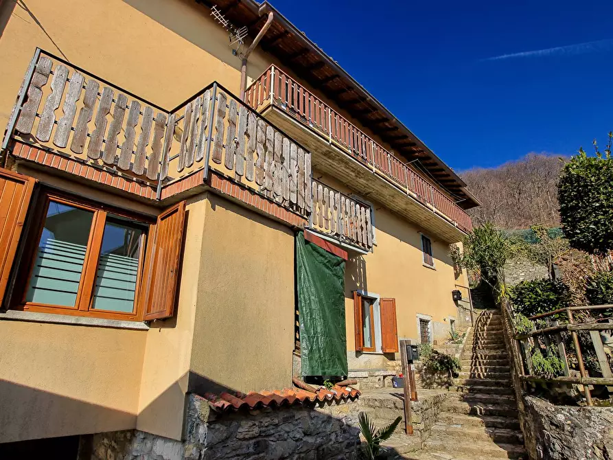 Immagine 18 di Appartamento in vendita  in Albenza via Camutaglio 15 a Almenno San Bartolomeo