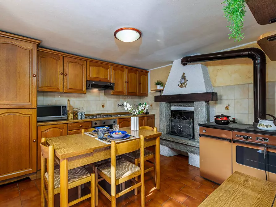 Immagine 2 di Appartamento in vendita  in Albenza via Camutaglio 15 a Almenno San Bartolomeo