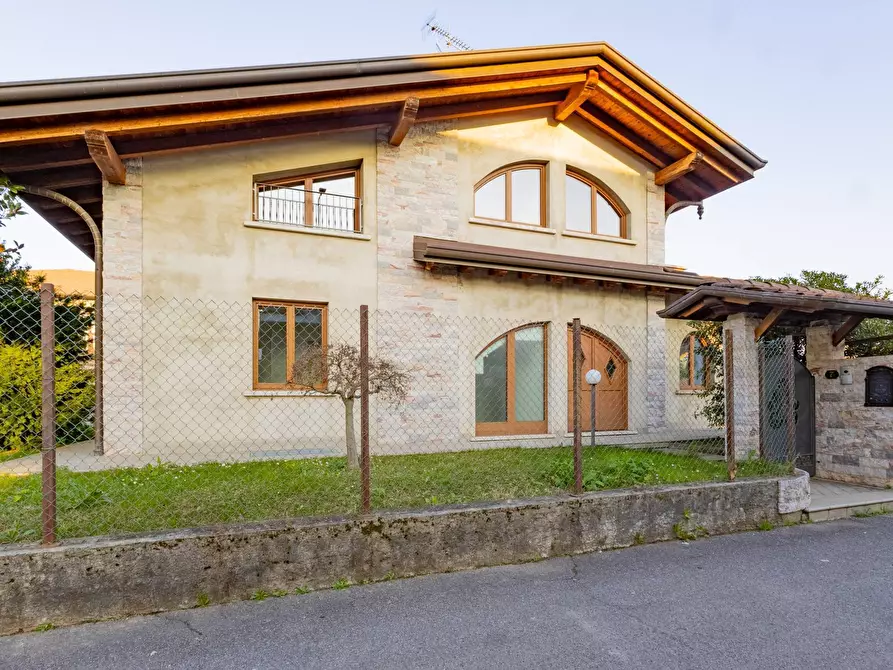 Immagine 2 di Villa in vendita  in via don sturzo 7 a Mapello