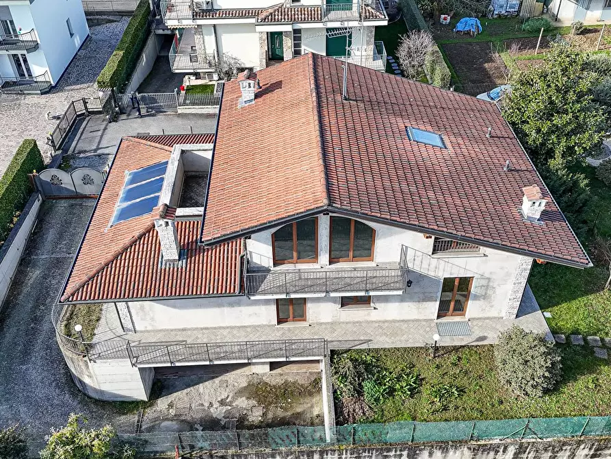 Immagine 36 di Villa in vendita  in via don sturzo 7 a Mapello