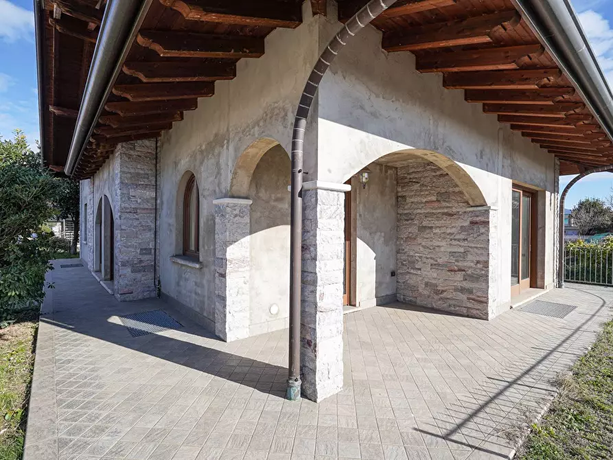 Immagine 34 di Villa in vendita  in via don sturzo 7 a Mapello