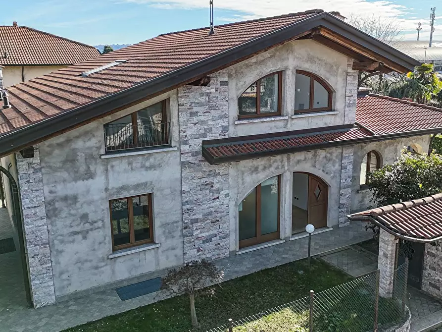 Immagine 35 di Villa in vendita  in via don sturzo 7 a Mapello