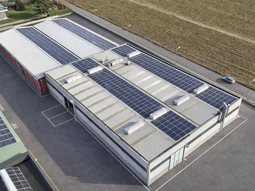 Immagine 3 di Capannone industriale in vendita  in Via castegnate 86 a Terno D'isola