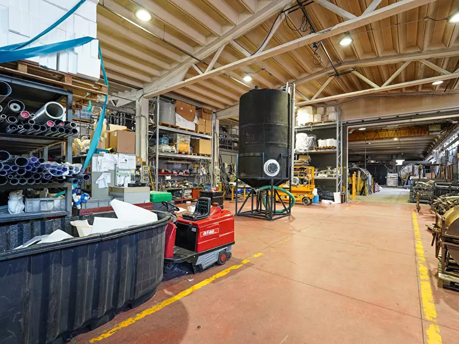 Immagine 7 di Capannone industriale in vendita  in Via castegnate 86 a Terno D'isola