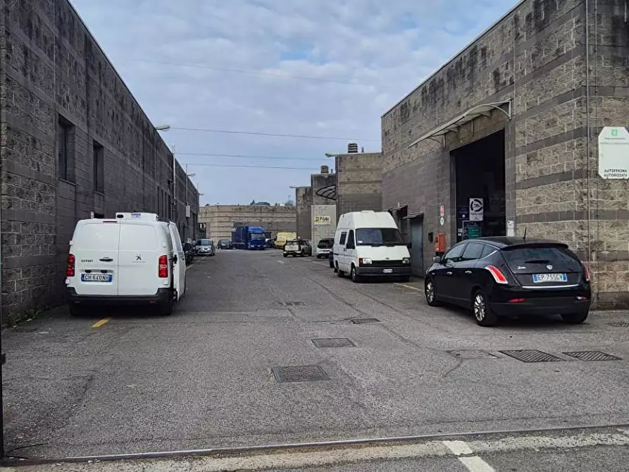 Immagine 6 di Magazzino in vendita  in Dell'Aeronautica 12A a Curno