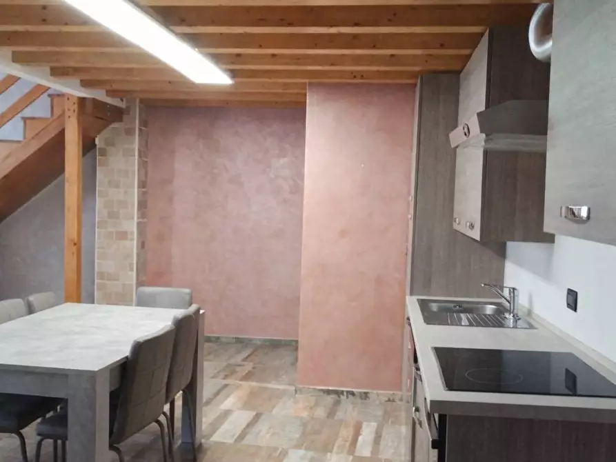 Immagine 4 di Appartamento in vendita  in via Manzoni a Almenno San Bartolomeo