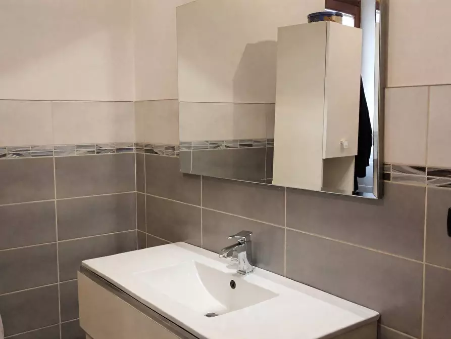Immagine 11 di Appartamento in vendita  in via Manzoni a Almenno San Bartolomeo
