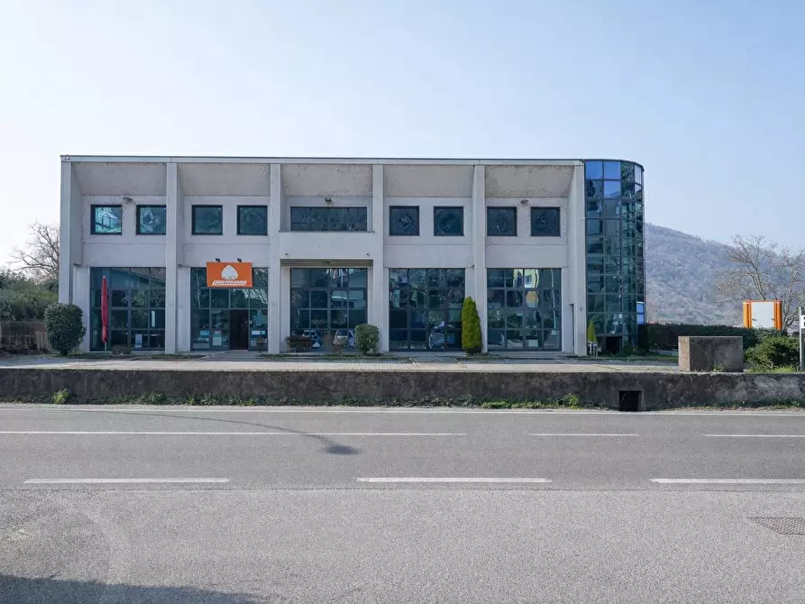 Immagine 3 di Locale commerciale in vendita  in VIA COMO 84 a Brivio