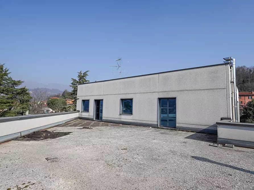 Immagine 17 di Locale commerciale in vendita  in VIA COMO 84 a Brivio