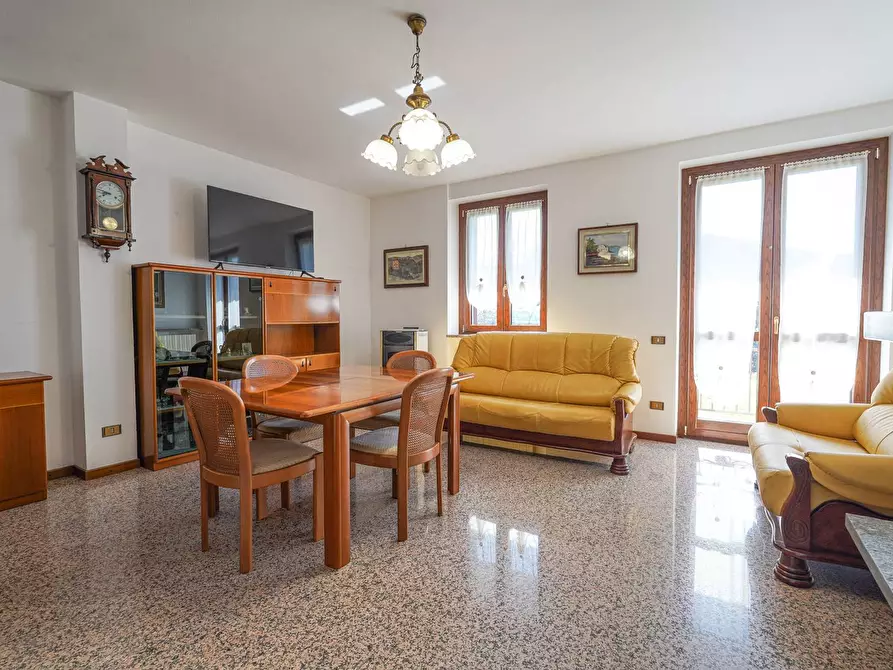 Immagine 11 di Casa semindipendente in vendita  a Ponte San Pietro