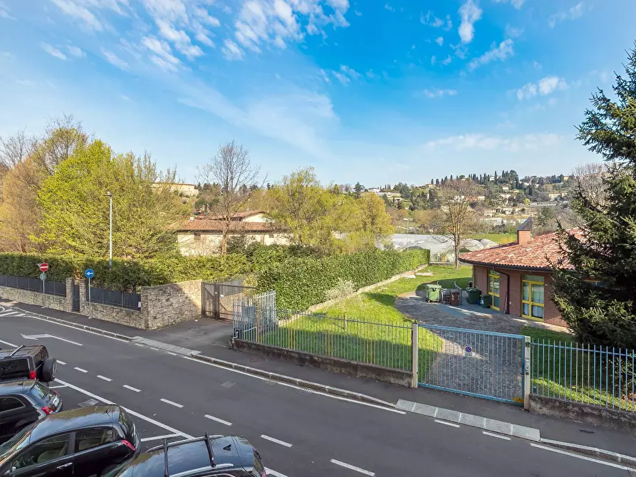 Immagine 5 di Appartamento in vendita  in VIA SYLVA 5 a Bergamo
